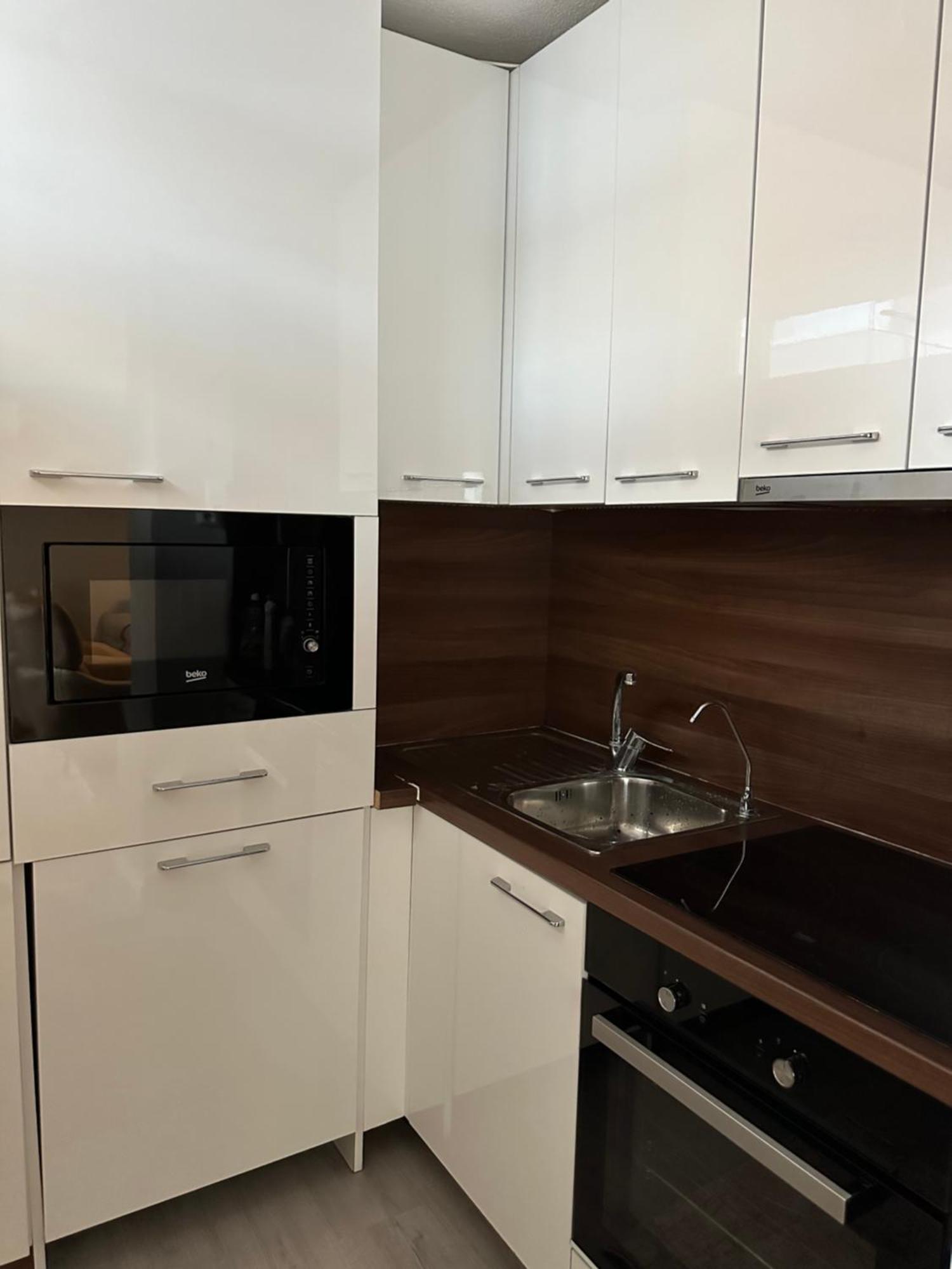 Skyline Apartment 2 Peje Luaran gambar