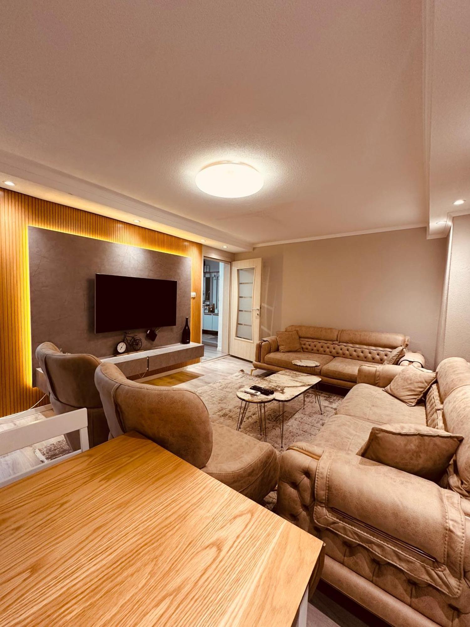 Skyline Apartment 2 Peje Luaran gambar
